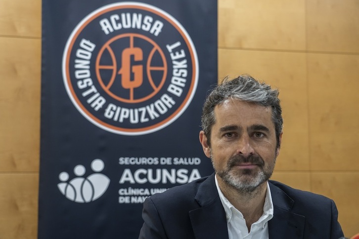 El presidente de Gipuzkoa Basket Nacho Núñez, en su rueda de prensa del viernes. (Andoni CANELLADA / FOKU)