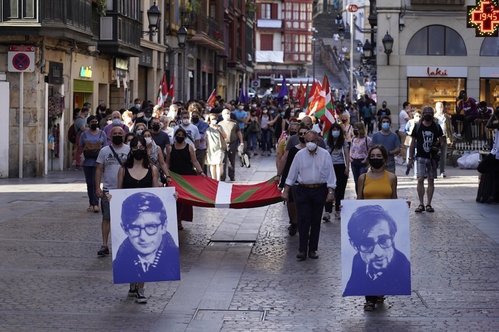 Etxebarrieta anaiak oroitzeko manifestazioa Bilboko Alde Zaharrean. (Aritz LOIOLA/FOKU)