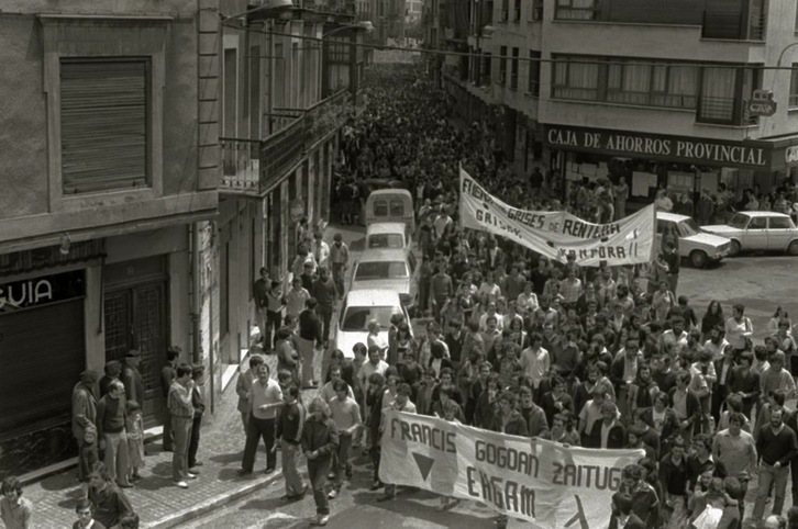 Impresionante movilización ciudadana en Errenteria tras la muerte de Vicente Vadillo el 10 de junio de 1979. (Fondo Euskal Memoria) 