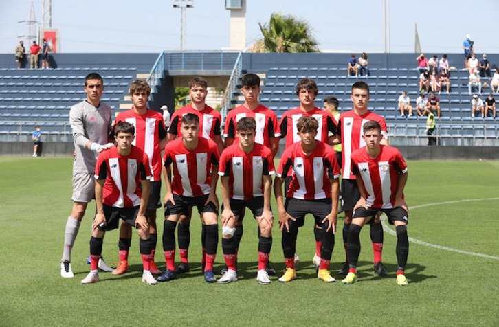 Once del Athletic juvenil en el partido de ida de los cuartos de final en Málaga. (@AthleticClub)
