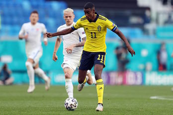 Isak ha vuelto a ser titular con Suecia. (Lars BARON / AFP)