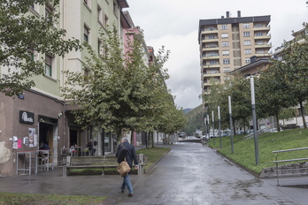 El autor del crimen siguió a sus víctimas por las calles de Elgoibar. (Andoni CANELLADA/FOKU)