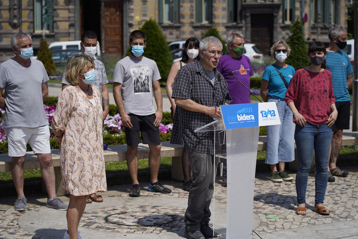 13/13 sumarioko kideen agerraldia Donostia eta Bilboko manifestazioak aurkeztu zituztenean. (Aritz LOIOLA/FOKU)