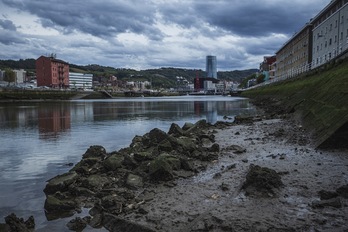 La ría del Ibaizabal a la altura de Zorrotzaurre, en Bilbo. (Jaizki FONTANEDA | FOKU)