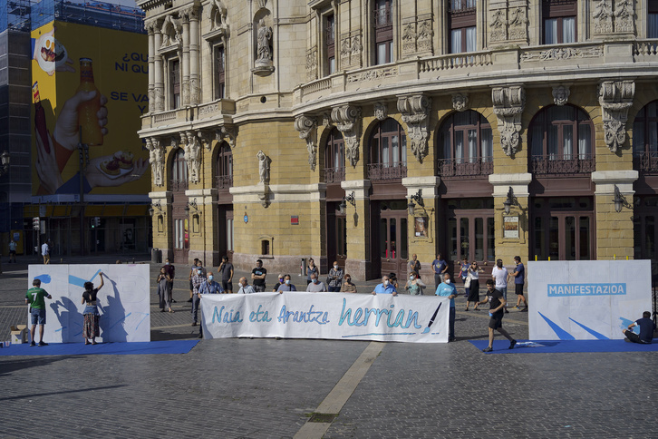 Auzitegi Nazionalak laster abiatuko duen 13/13 sumarioaren epaiketa salatzeko ekimena Bilbon. (Aritz LOIOLA/FOKU)