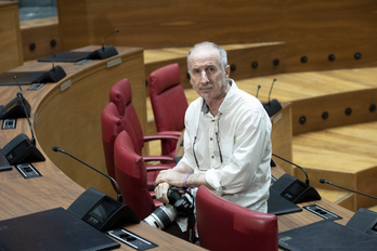 Adolfo Lacunza, en el hemiciclo del Parlamento navarro. (Iñigo URIZ/FOKU)