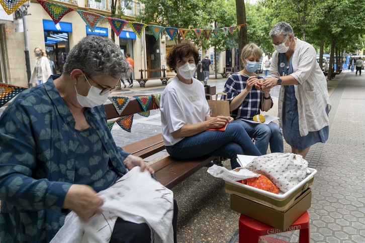 30 organizaciones denunciaron la violencia machista en 14 puntos de Euskal Herria bajo el lema «Puntuetakitto», el pasado 12 de junio. En la imagen, Donostia. (Gorka RUBIO/FOKU)