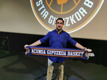 Lolo Encinas ha sido presentado como entrenador de Gipuzkoa Basket hoy en el Aquarium de Donostia (GBC)