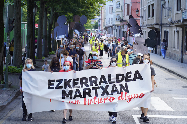 Reciente marcha por el futuro de la comarca vizcaina de Ezkerraldea. (Aritz LOIOLA / FOKU)