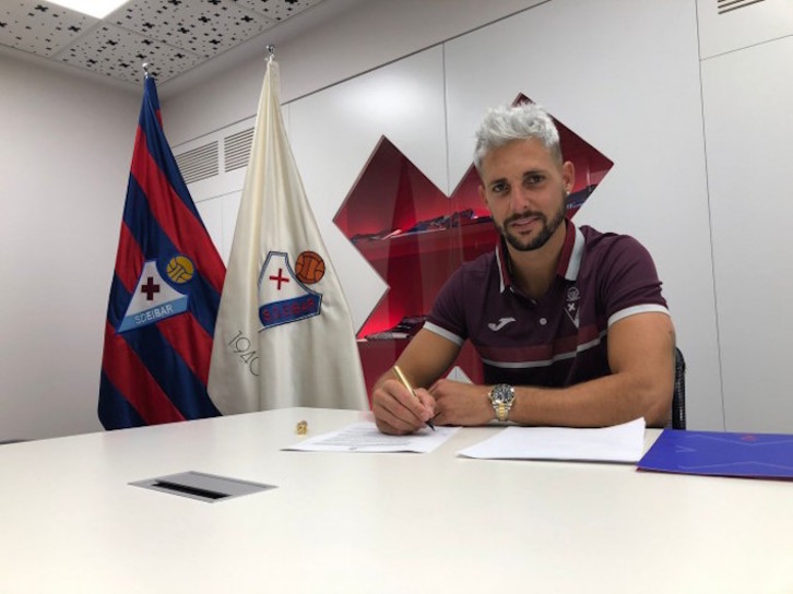 Fran Sol ya ha firmado su contrato en Ipurua. (SD Eibar)