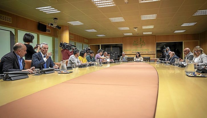Reunión de la Ponencia de Autogobierno en el Parlamento de Gasteiz- (Endika PORTILLO / FOKU)