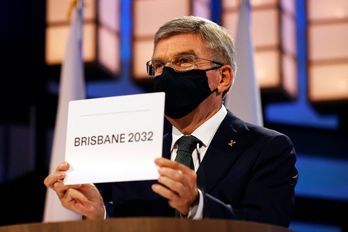 El presidente del COI anuncia que Brisbane será la sede de los JJOO de 2032. (Toru HANAI / AFP)