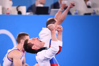 Alegría en el equipo ruso que ha ganado el oro olímpico (Martin BUREAU / AFP)
