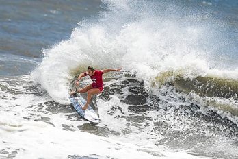 Carissa Moore hawaiarra. (ISASURF.ORG)