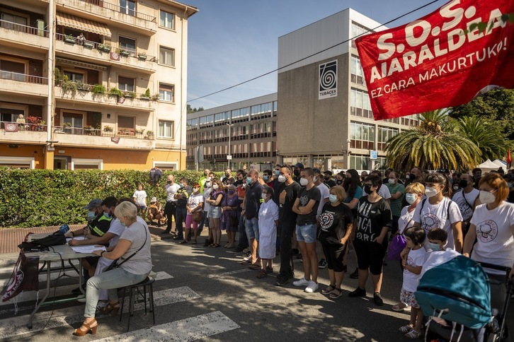 Tubacexeko grebalarien eta Aiaraldeko komunitatearen prentsaurreko bateratua. (Jaizki FONTANEDA/FOKU)