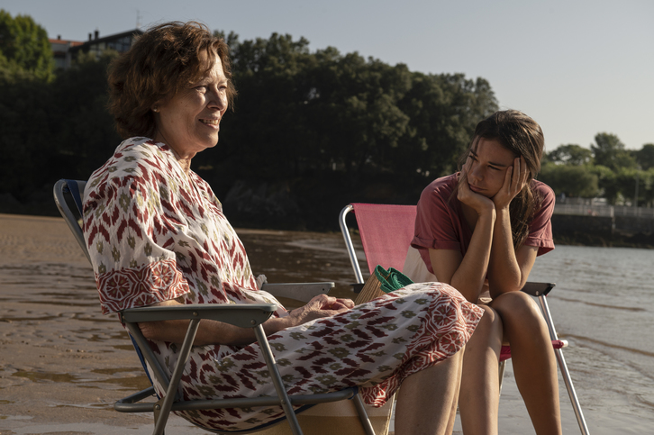 Susi Sánchez y Laia Costa en una escena de 'Cinco lobitos'. (Encanta films)