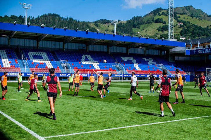 Garitanok bere jokalarien jarrera ona azpimarratu du. (SD Eibar)