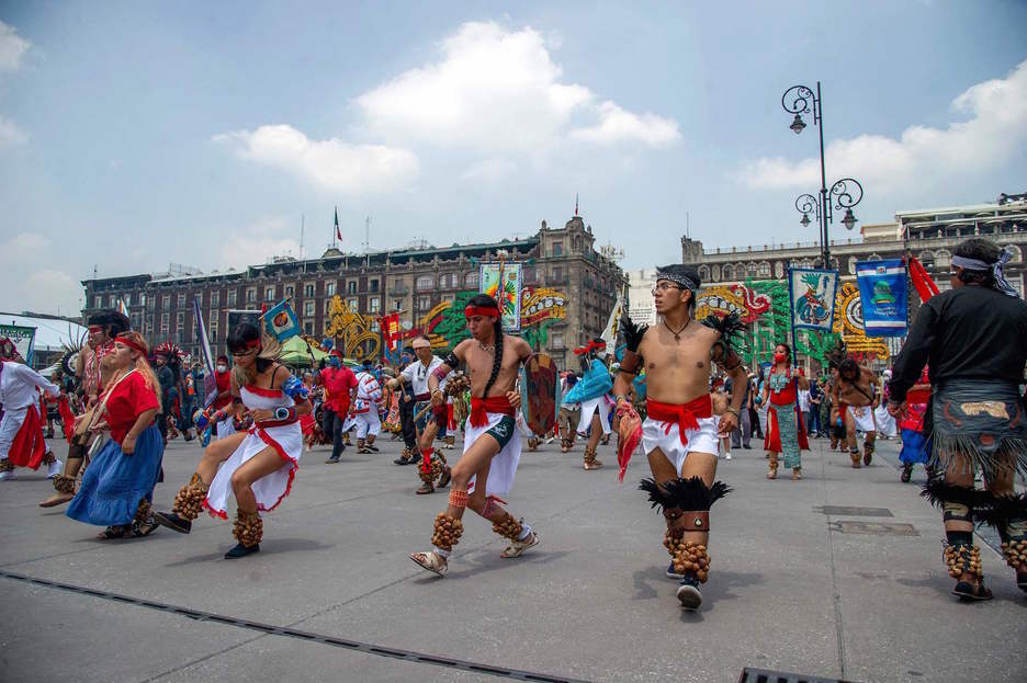 Ceremonia indígena en el Zócalo capitalino.  (Claudio CRUZ/AFP)