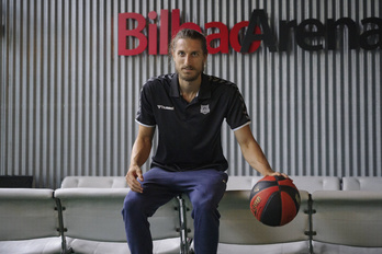 Valentin Bigote, en su presentación como nuevo jugador de Bilbao Basket. (Aritz LOIOLA / FOKU)