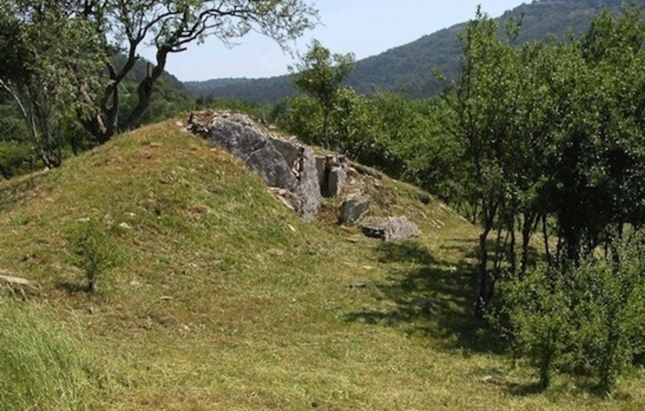 Gurpide Hegoaldea izeneko trikuharria, Kuartangon. (Ondarea-Euskadi.eus)