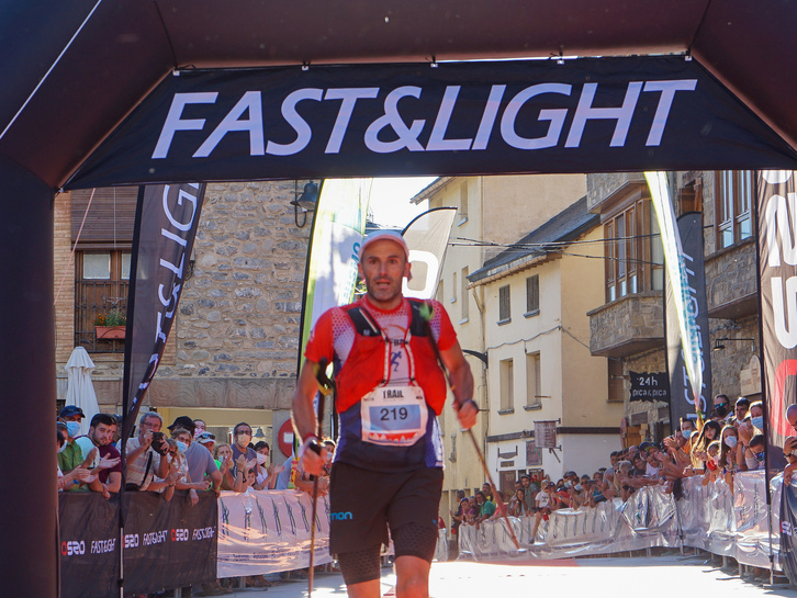 Iker Karrera, a su llegada a la meta de Panticosa. (@trailvalletena)