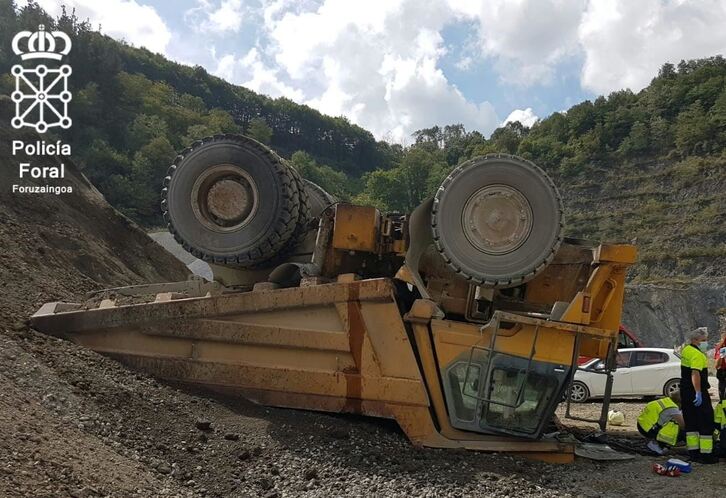 Imagen del accidente ocurrido en Igantzi. (POLICÍA FORAL)