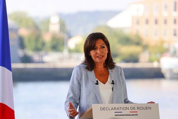 Anne hidalgo ha hablado este domingo en Ruán, donde ha anunciado que se presentará como candidata a la presidencia francesa en las elecciones de primavera. (Thomas SAMSON / AFP) 