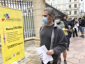 El arranque de la campaña, en Gasteiz. (Raul BOGAJO | FOKU)