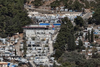 Vista parcial del nuevo campo de refugiados en Vathí, en la isla griega de Samos. (Louisa GOULIAMAKI / AFP)