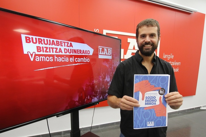 Igor Arroyo, en la presentación del Programa Socioeconómico de LAB. (Oskar MATXIN/FOKU)