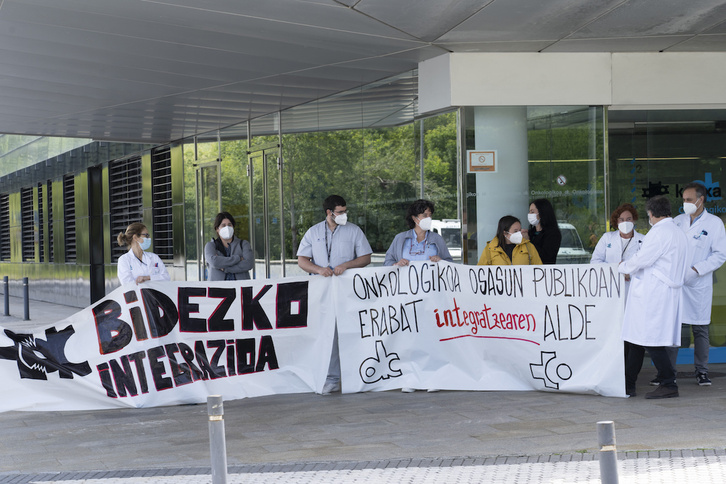 Movilización de la plantilla de Onkologikoa en mayo pasado. (Gorka RUBIO/FOKU)