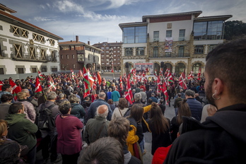 El acto en Arrigorriaga, en el 40 aniversario de la acción de guerra sucia. (Jaizki FONTANEDA | FOKU)