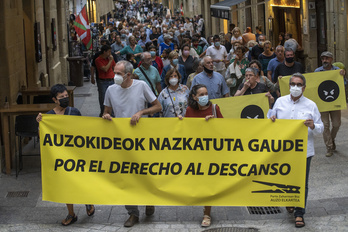 La manifestación ha recorrido Alde Zaharra para terminar en el Boulevard. (Gorka RUBIO/FOKU)