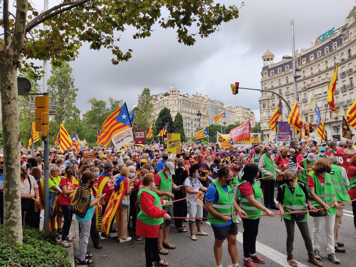 Un momento de la manifestación por el aniversario del 1-O en Barcelona. (EUROPA PRESS)