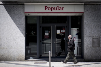 Una antigua sucursal del Banco Popular, en Donostia. (Gorka RUBIO/FOKU) 