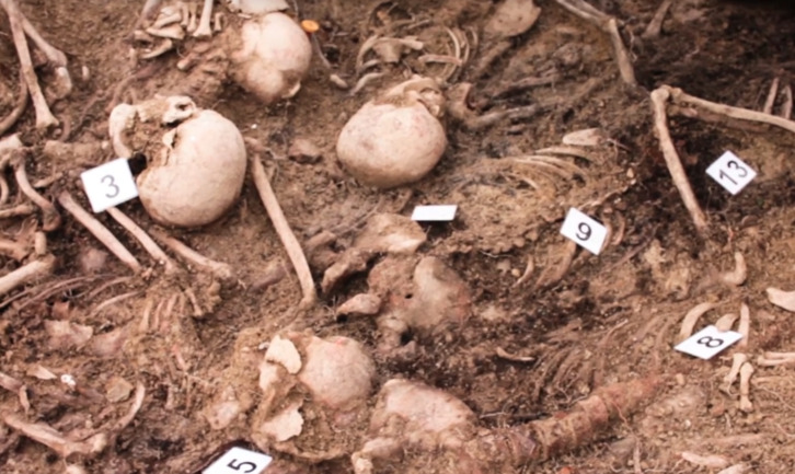 Imagen de los restos hallados en la fosa de Olabe. (Gobierno de Nafarroa)