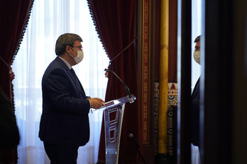 Aburto, durante el acto de Eusko Ikaskuntza, en el que ha confirmado la celebración de Santo Tomás. (Aritz LOIOLA/FOKU)