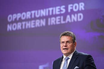 Maros Sefcovic, vicepresidente de la Comisión Europea encargado de Relaciones Interinstitucionales, comparece en Bruselas sobre la cuestión del norte de Irlanda. (Aris OIKONOMOU/AFP)