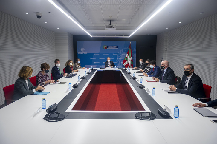 Reunión del CVFP celebrada este viernes en Gasteiz. (Jaizki FONTANEDA/FOKU)