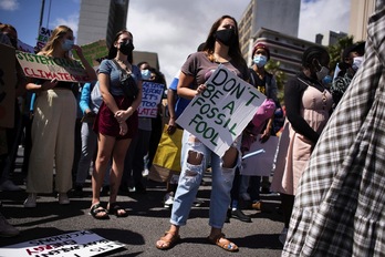 Irailaren amaieran Cape Townen, Hegoafrikan, klimaren alde egindako manifestazioa. (Rodger BOSCH / AFP)