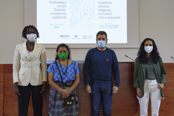 Jeanine Rolande (moderadora), Lolita Chávez, Víctor Merino y Nessrin El Hachlaf. (Aritz LOIOLA/FOKU)