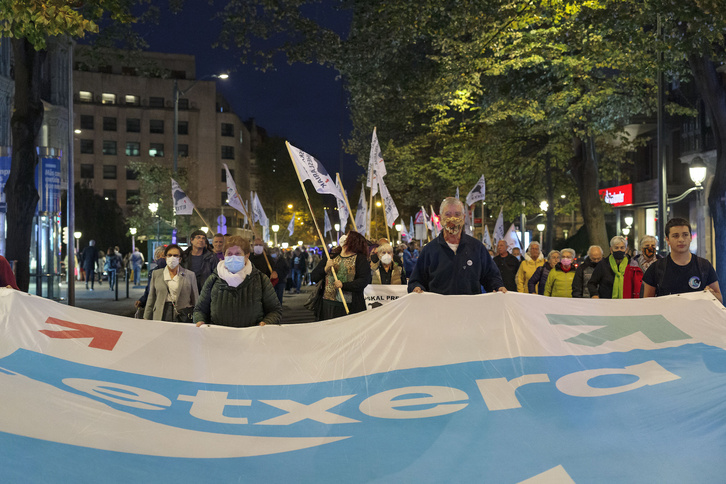 Azken ostiralaren harira Bilbon egin duten mobilizazioa. (Aritz LOIOLA/FOKU)