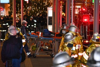 Equipos de emergencia en Tokio. (Kazuhiro NOGI / AFP)