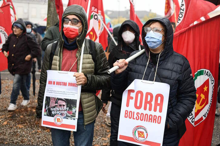 Militantes comunistas italianos protestan por la visita de Bolsonaro. (Piero CRUCIATTI / AFP) ) 