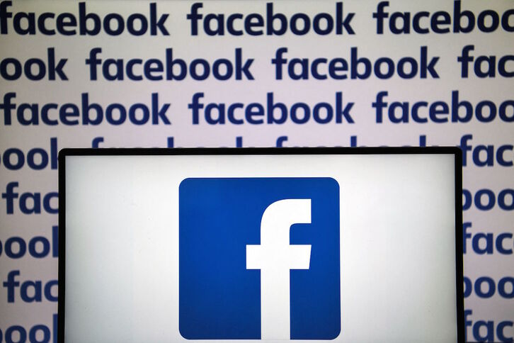 La red social Facebook eliminará su sistema de reconocimiento facial en fotos y vídeos. (Loic VENANCE/AFP) 