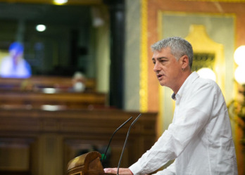 Oskar Matute, diputado de EH Bildu, durante su intervención en el debate presupuestario de este jueves. (congreso.es)