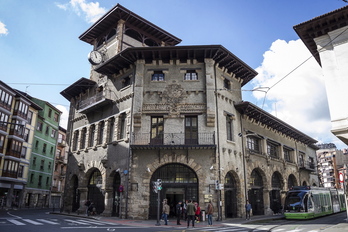 Lokomotorrak pide que la antiga estación de Atxuri se convierta en un espacio público y abierto. (Aritz LOIOLA/FOKU)