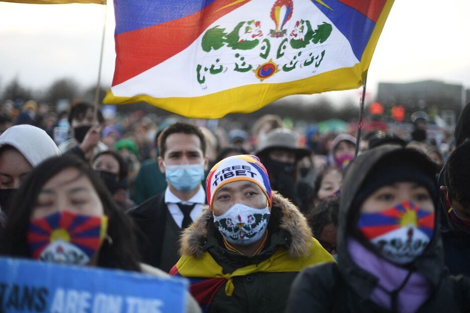 Tibeteko banderak Glasgown. (Daniel LEAL-OLIVAS/AFP)