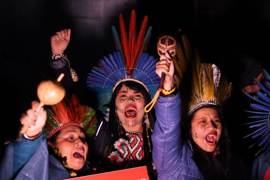 Indigena taldeak izan dira Glasgowko mobilizazioaren buruan. (Daniel LEAL-OLIVAS/AFP)