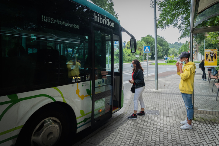 Lurraldebus-en autobus bat, Astigarragan. (Gorka RUBIO | FOKU)